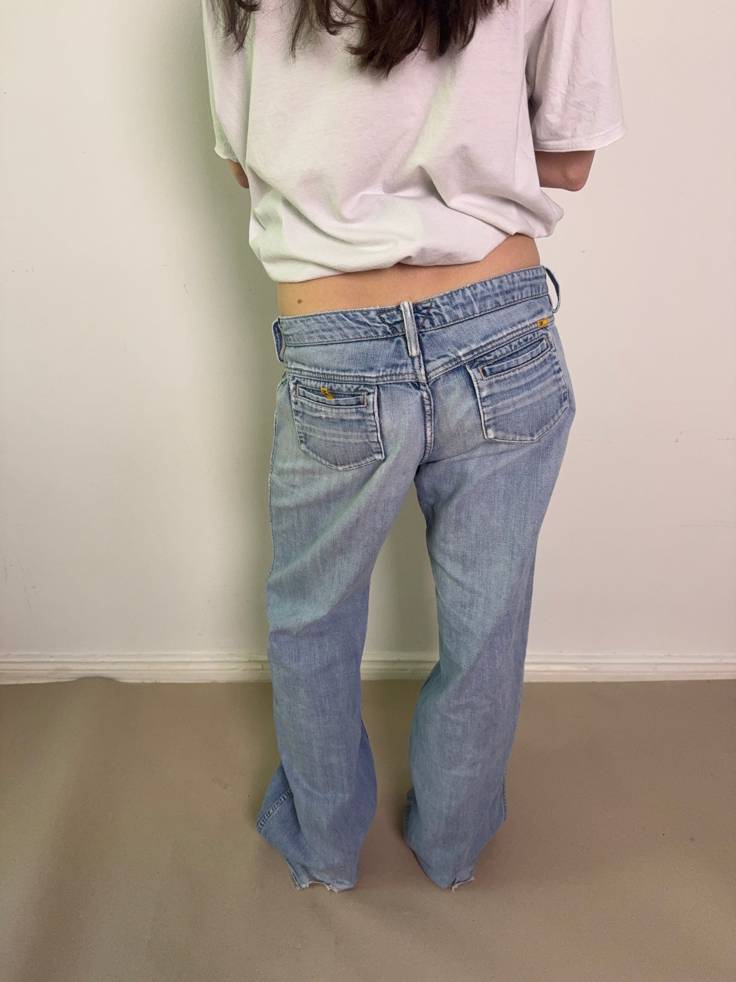 2000s distressed low jeans