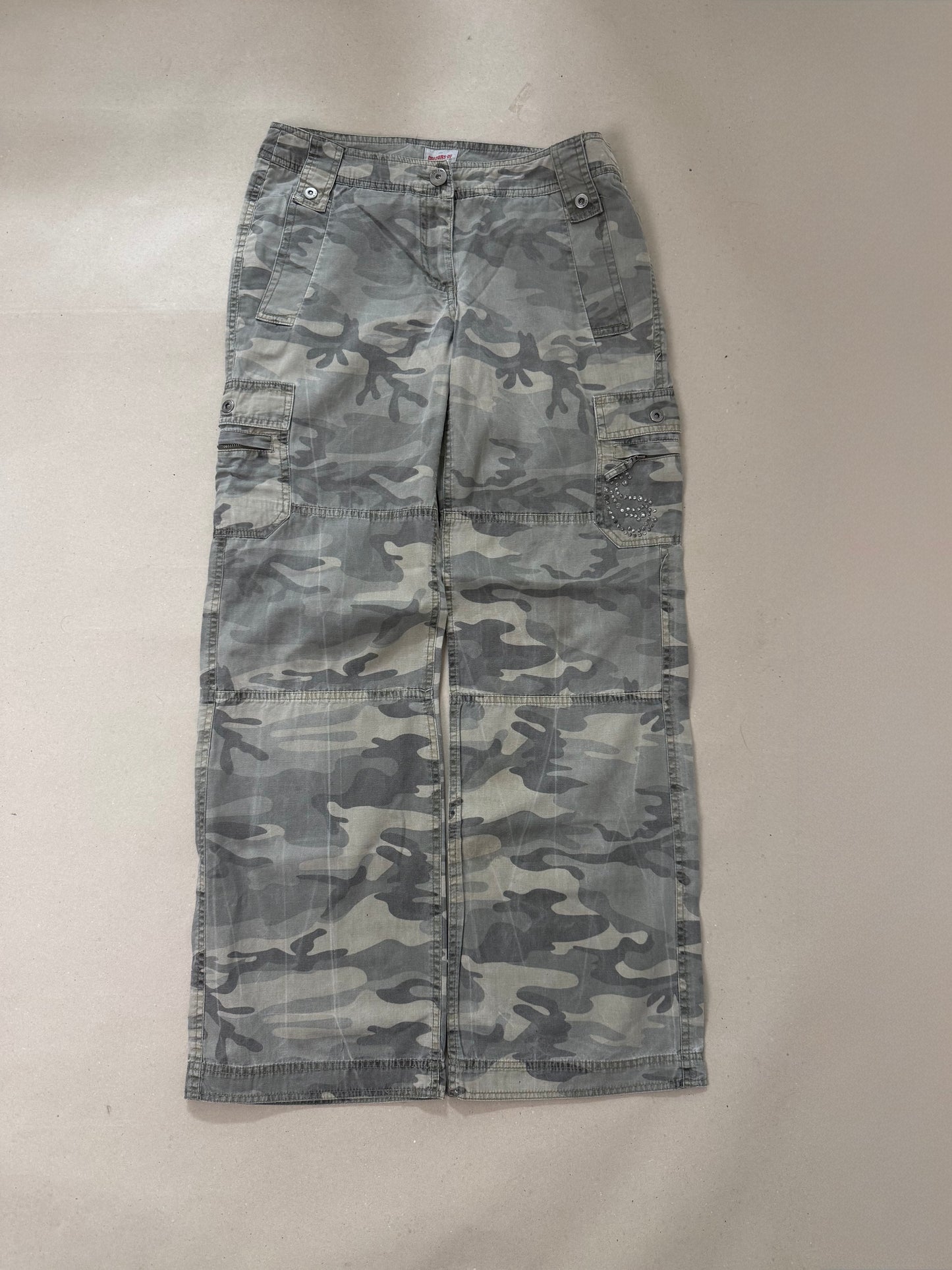 2000s baggy cargopants
