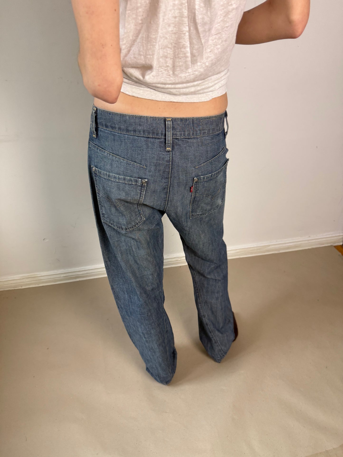 2000s Levi’s enginnered jeans W29