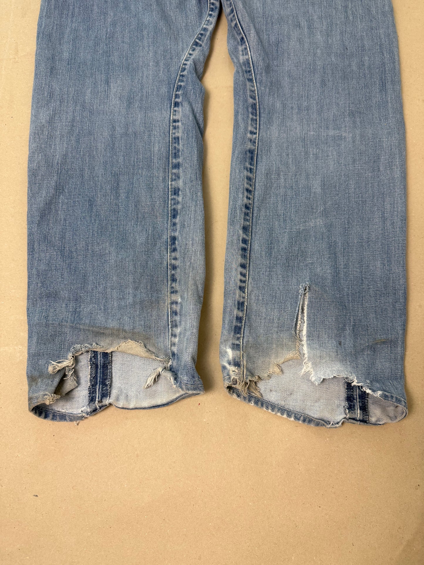 2000s distressed Levi’s engineered