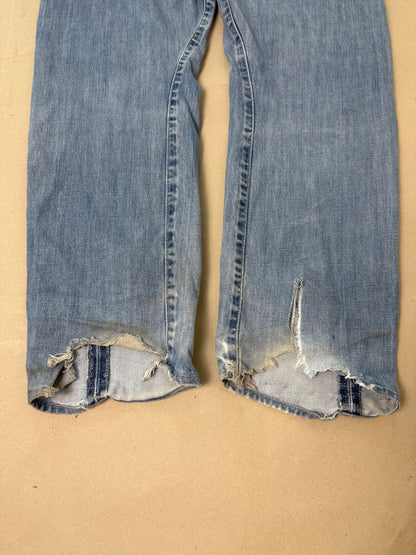 2000s distressed Levi’s engineered