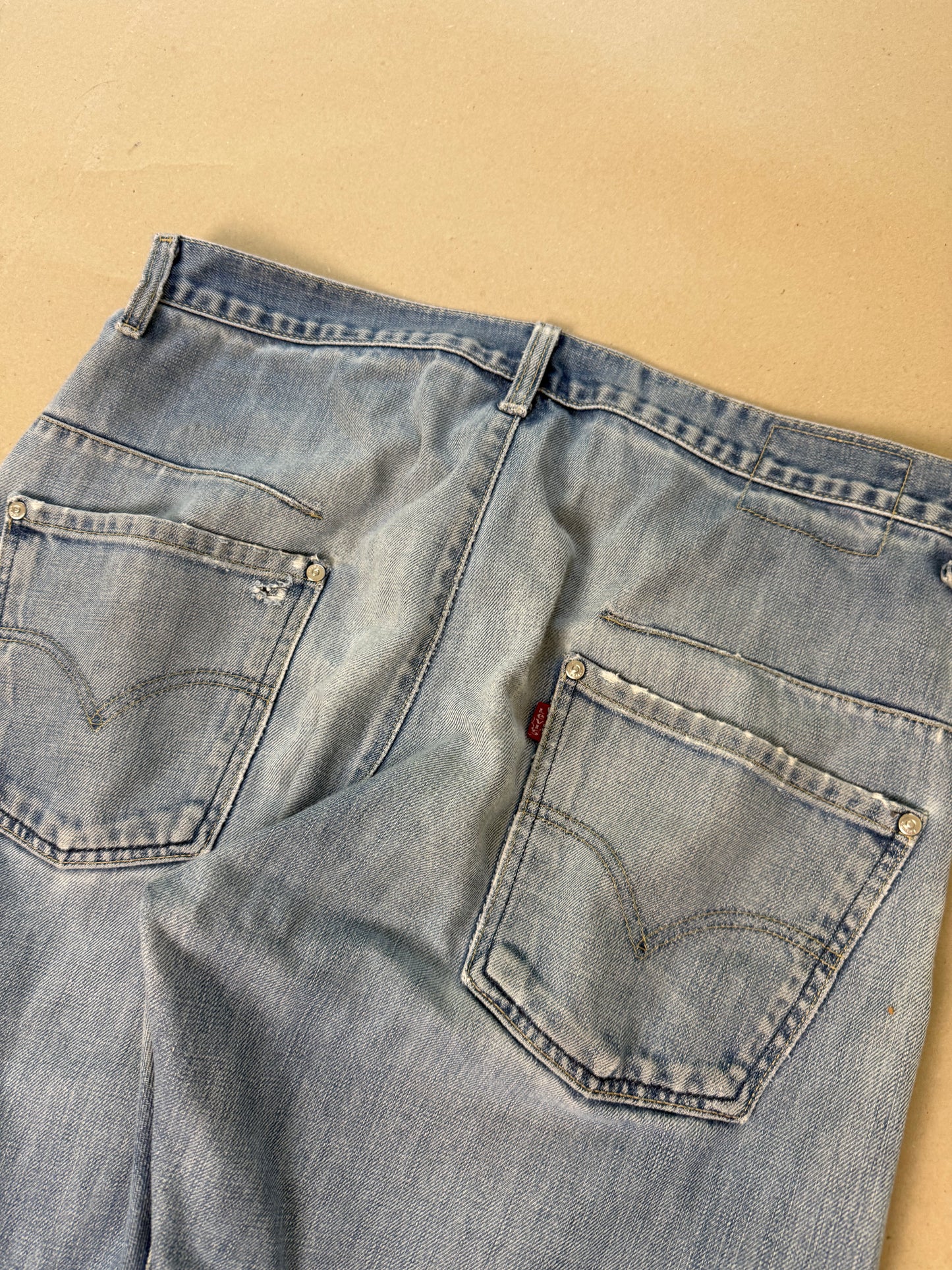 2000s distressed Levi’s engineered