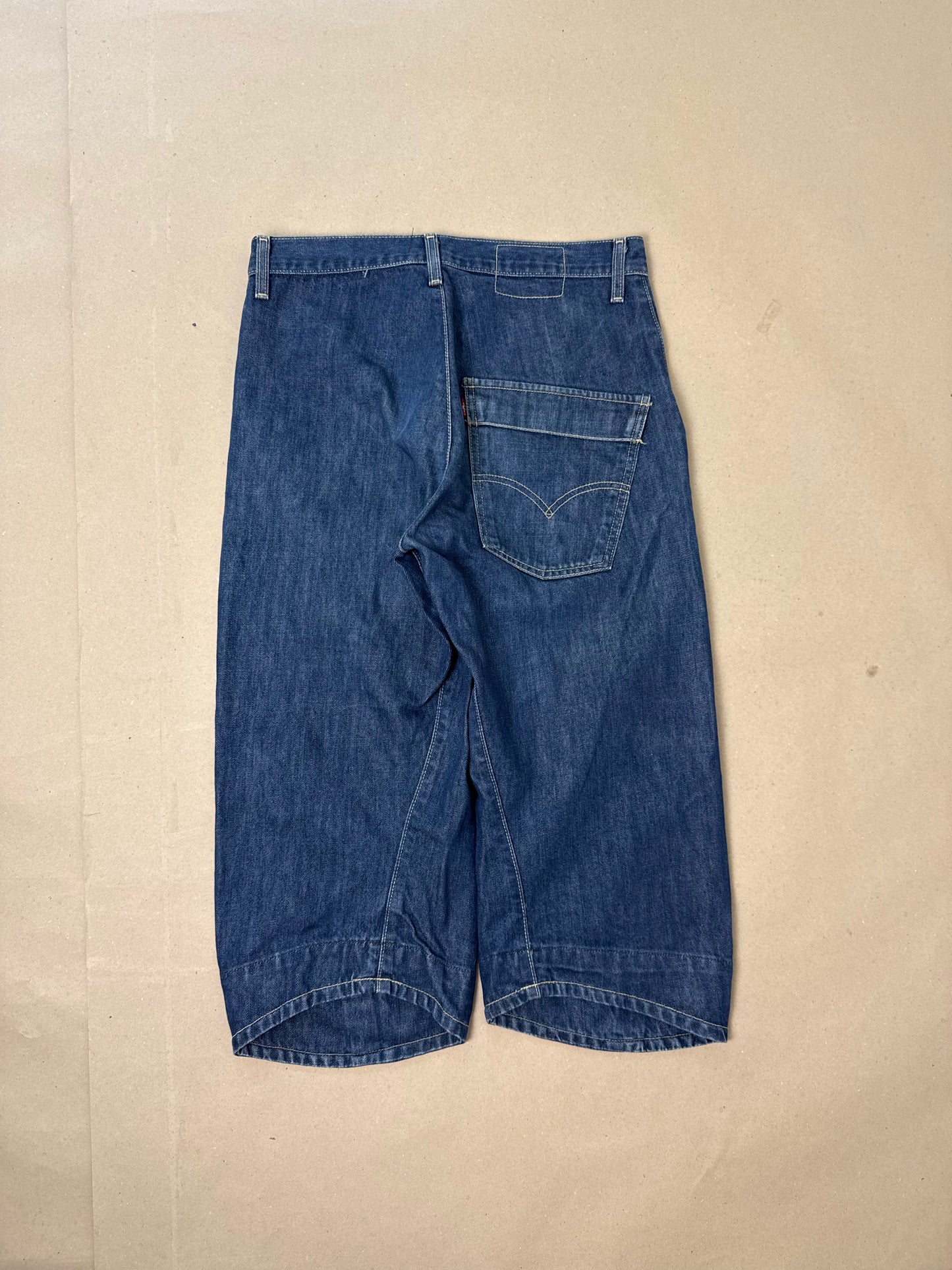 2000s Levis engineered jorts