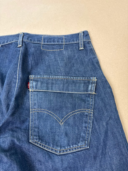 2000s Levis engineered jorts