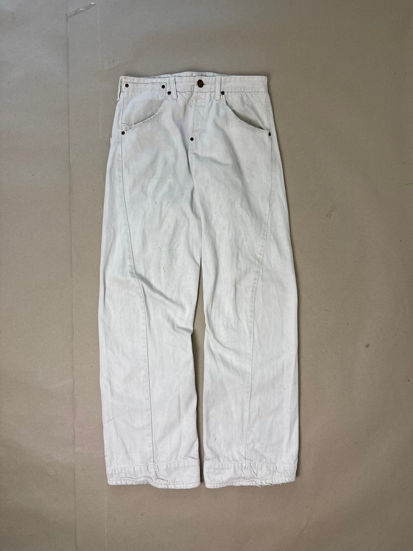 2000s Levi’s engineered buckle W30