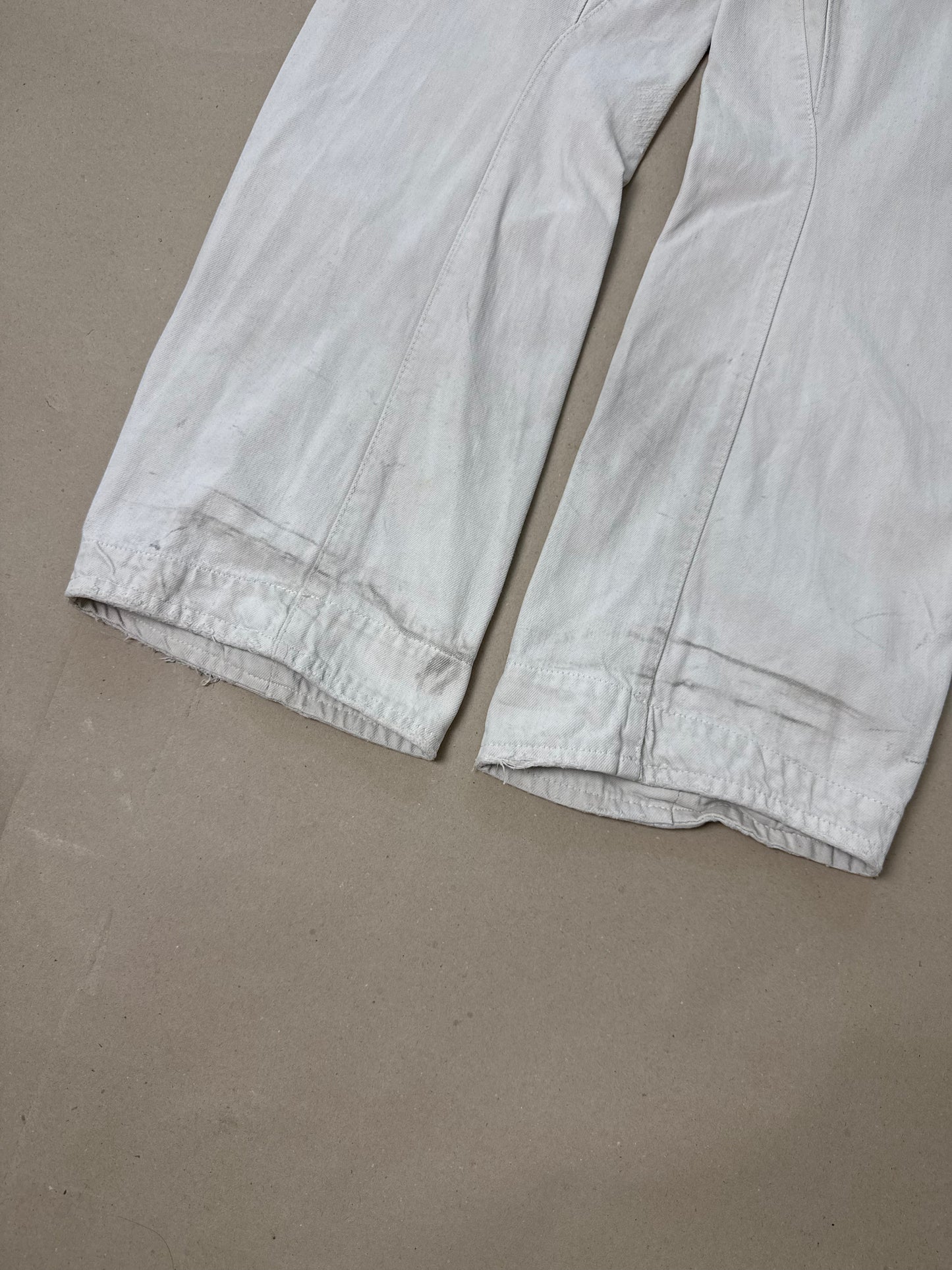 2000s Levi’s engineered buckle W30