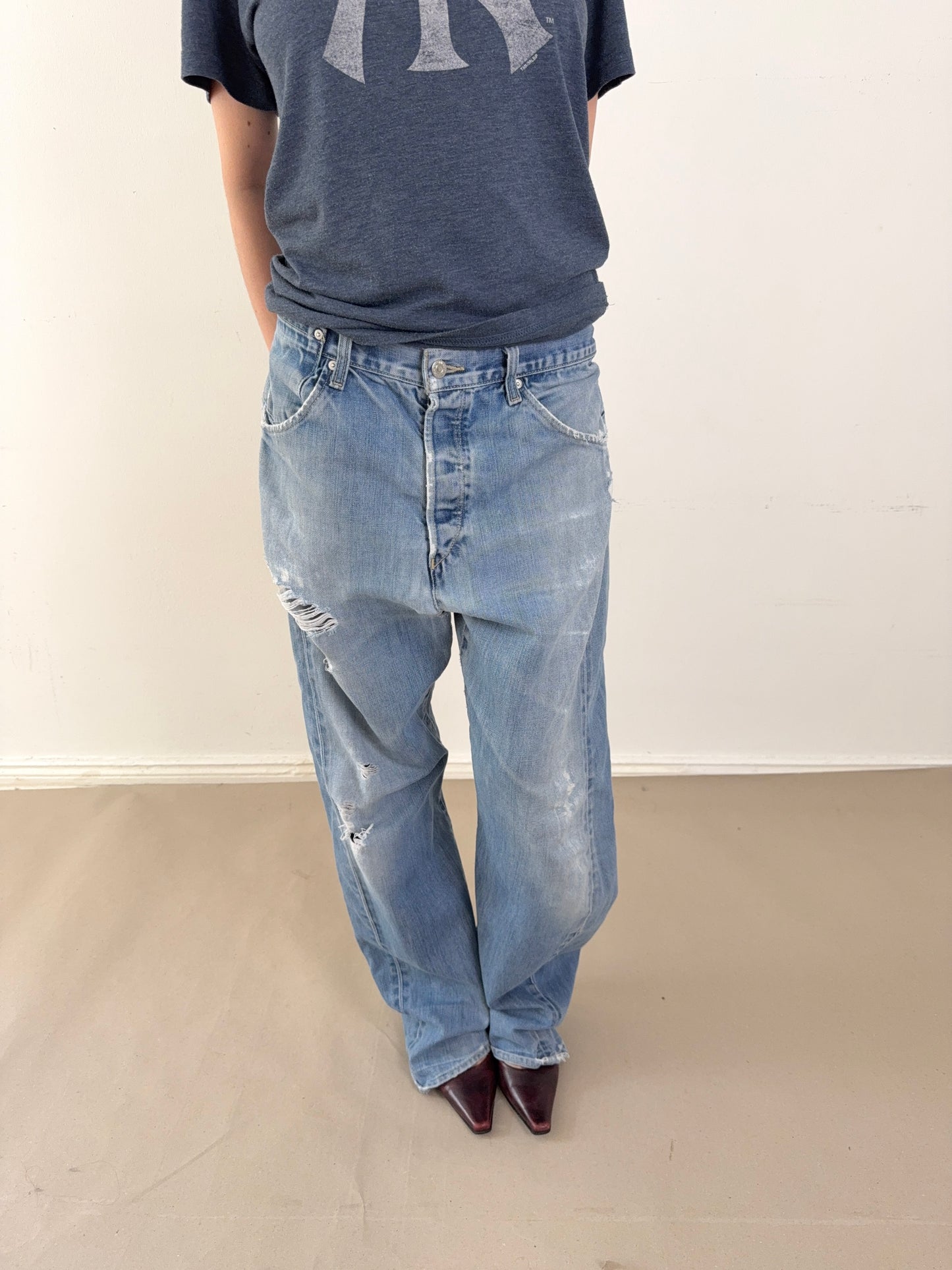 2000s distressed Levi’s engineered