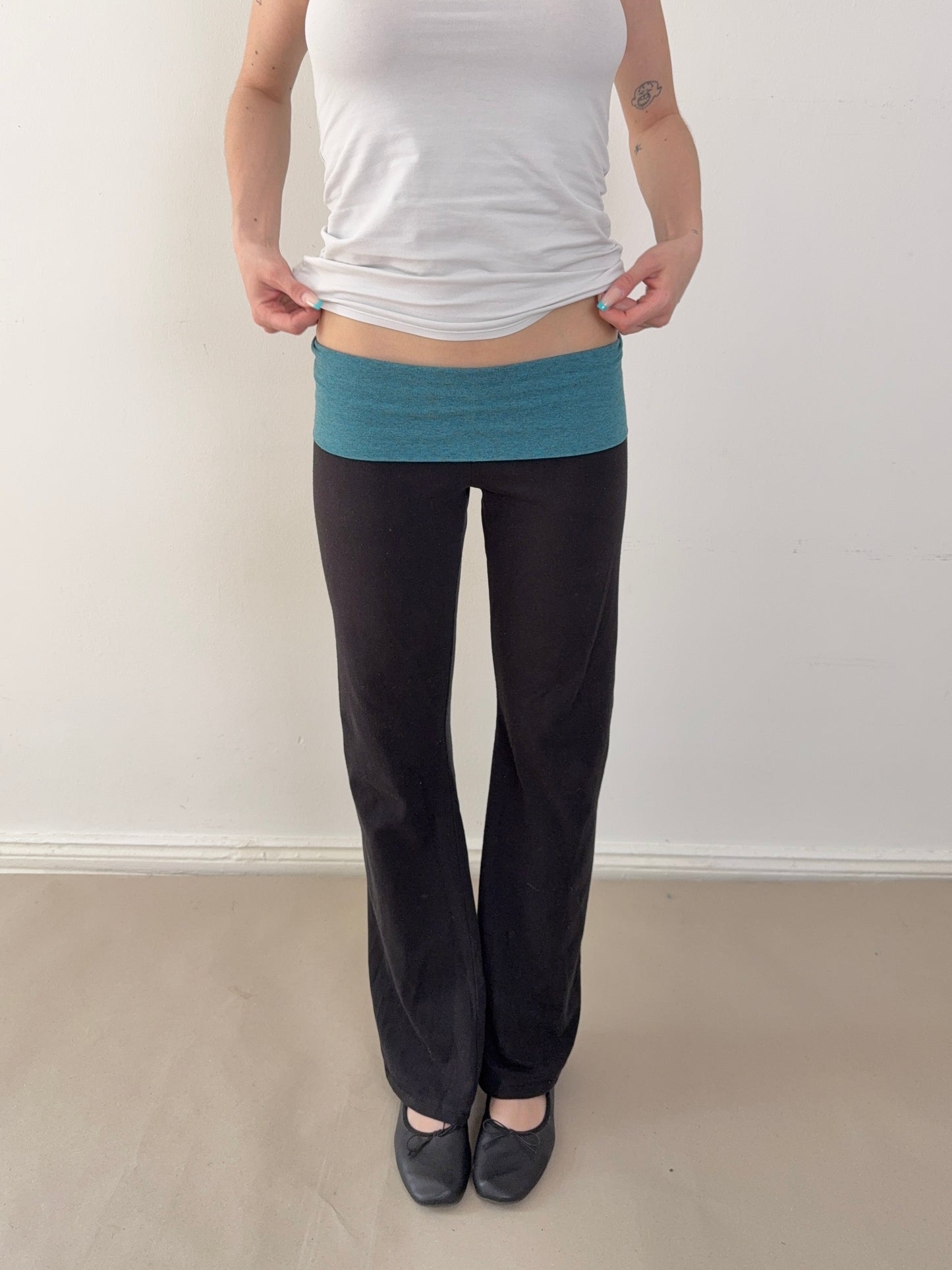 2000S FLARED YOGA PANTS